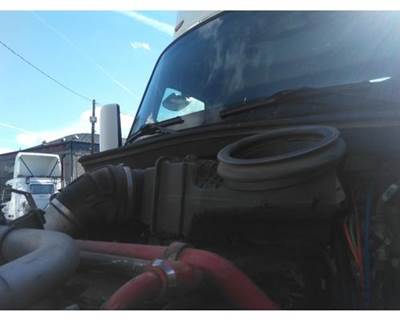 Peterbilt 579 Air Cleaner / Air Filter Housing