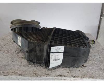 Peterbilt 579 Air Cleaner / Air Filter Housing