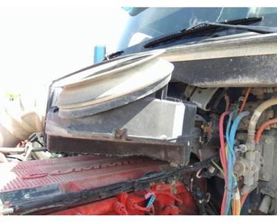 Peterbilt 579 Air Cleaner / Air Filter Housing