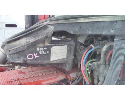 Peterbilt 579 Air Cleaner / Air Filter Housing