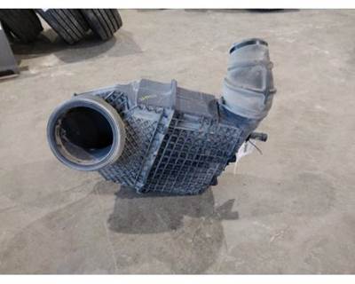 Peterbilt 579 Right Air Cleaner / Air Filter Housing
