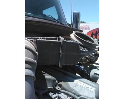 Peterbilt 579 Air Cleaner / Air Filter Housing