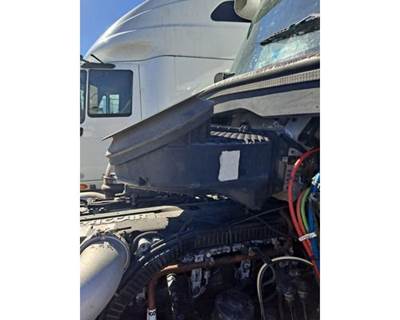Peterbilt 579 Air Cleaner / Air Filter Housing