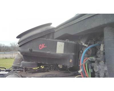 Peterbilt 579 Air Cleaner / Air Filter Housing