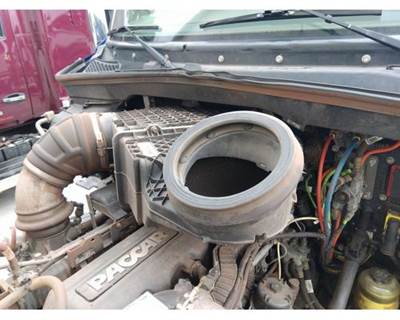 Peterbilt 579 Air Cleaner / Air Filter Housing