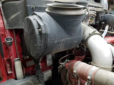 Peterbilt 587 Air Cleaner / Air Filter Housing