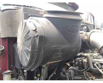 Peterbilt 587 Right Air Cleaner / Air Filter Housing