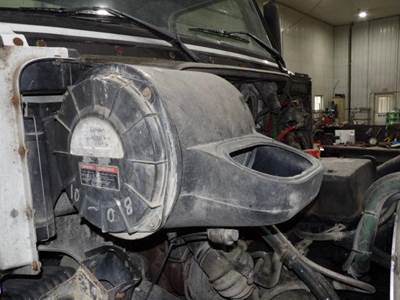 Volvo VN Air Cleaner / Air Filter Housing