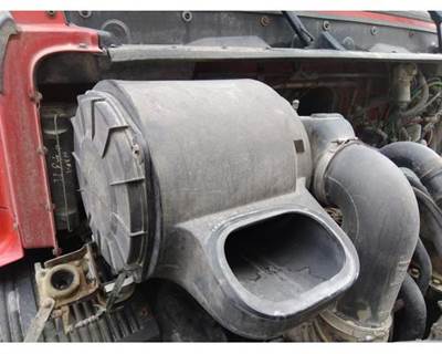 Volvo VN Air Cleaner / Air Filter Housing