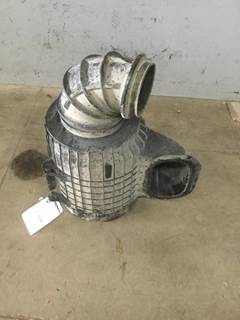 Volvo VNL Air Cleaner / Air Filter Housing
