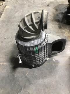Volvo VNL Air Cleaner / Air Filter Housing