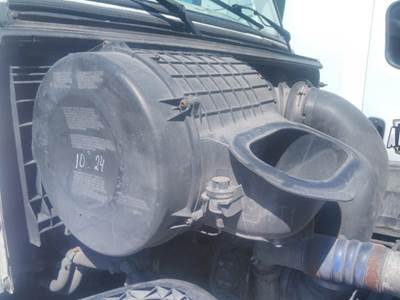 Volvo VNL Right Air Cleaner / Air Filter Housing