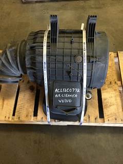Volvo VNL Air Cleaner / Air Filter Housing
