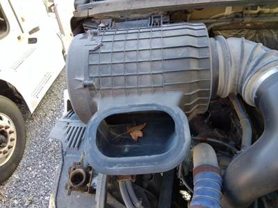 Volvo VNL Air Cleaner / Air Filter Housing