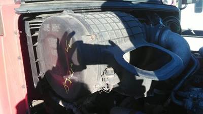 Volvo VNL Right Air Cleaner / Air Filter Housing