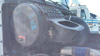 Volvo VNL Right Air Cleaner / Air Filter Housing