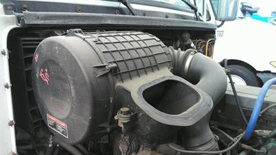 Volvo VNL Right Air Cleaner / Air Filter Housing