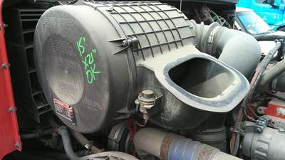 Volvo VNL Right Air Cleaner / Air Filter Housing