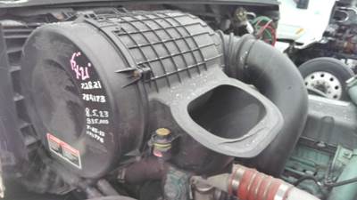 Volvo VNL Right Air Cleaner / Air Filter Housing