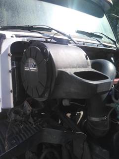 Volvo VNL Air Cleaner / Air Filter Housing