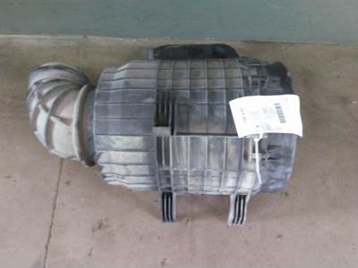 Volvo VNL Air Cleaner / Air Filter Housing