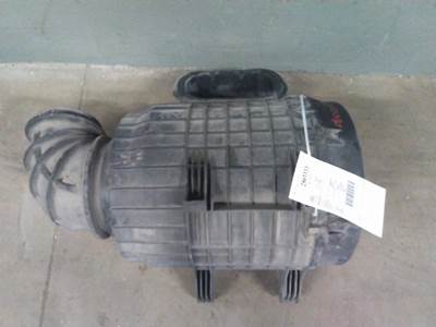 Volvo VNL Air Cleaner / Air Filter Housing