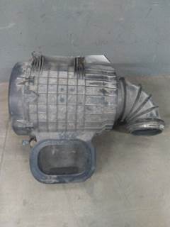 Volvo VNL Air Cleaner / Air Filter Housing