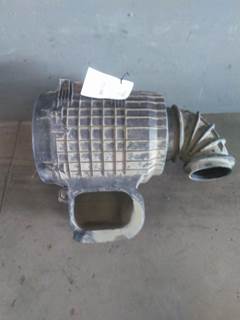 Volvo VNL Air Cleaner / Air Filter Housing