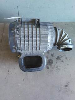 Volvo VNL Air Cleaner / Air Filter Housing