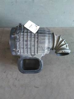 Volvo VNL Air Cleaner / Air Filter Housing
