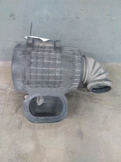 Volvo VNL Air Cleaner / Air Filter Housing