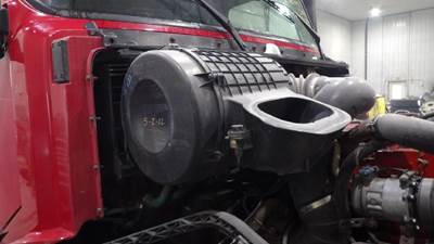 Volvo VNL Right Air Cleaner / Air Filter Housing