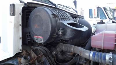 Volvo VNL Air Cleaner / Air Filter Housing