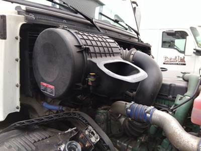 Volvo VNL Air Cleaner / Air Filter Housing