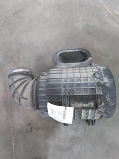Volvo VNL Air Cleaner / Air Filter Housing