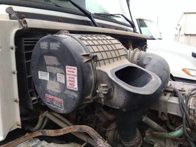 Volvo VNL Right Air Cleaner / Air Filter Housing