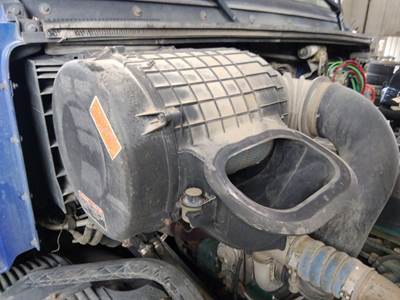 Volvo VNL Right Air Cleaner / Air Filter Housing