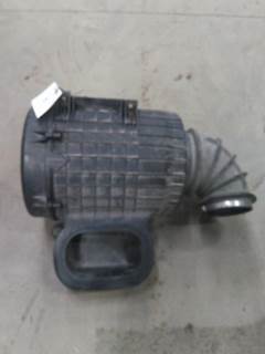 Volvo VNL Air Cleaner / Air Filter Housing