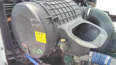 Volvo VNL Right Air Cleaner / Air Filter Housing