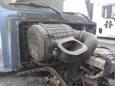 Volvo VNL Right Air Cleaner / Air Filter Housing