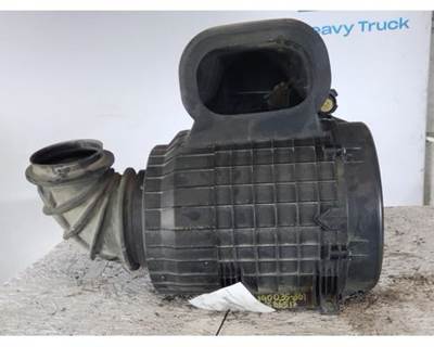 Volvo VNL Air Cleaner / Air Filter Housing
