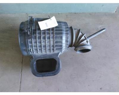 Volvo VNL Air Cleaner / Air Filter Housing