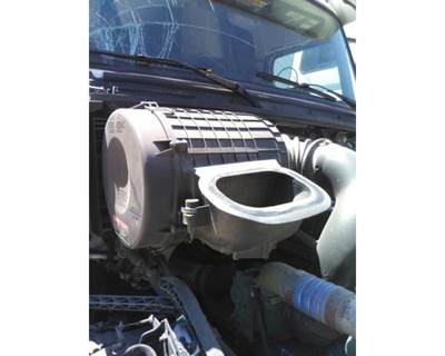 Volvo VNL Right Air Cleaner / Air Filter Housing