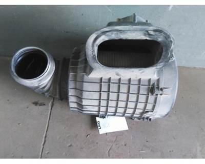 Volvo VNL Air Cleaner / Air Filter Housing