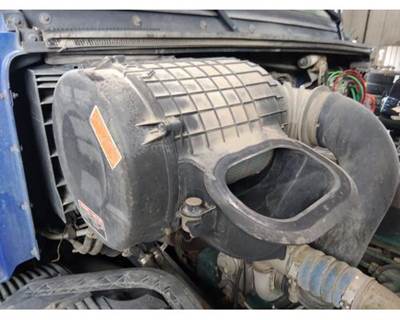 Volvo VNL Right Air Cleaner / Air Filter Housing