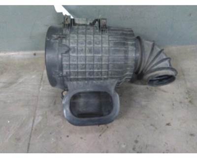 Volvo VNL Air Cleaner / Air Filter Housing