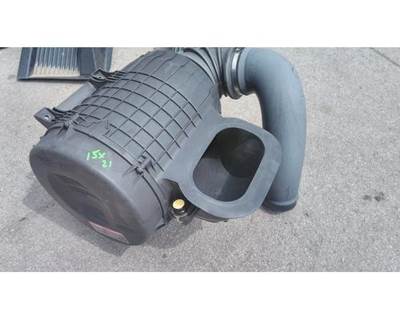 Volvo VNL Right Air Cleaner / Air Filter Housing