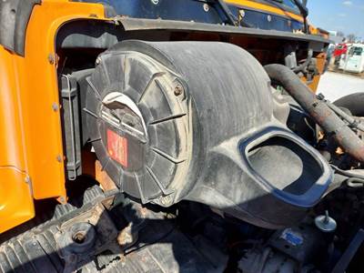 Volvo VNM Air Cleaner / Air Filter Housing