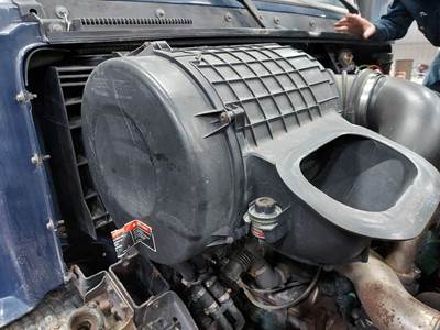 Volvo VNM Air Cleaner / Air Filter Housing