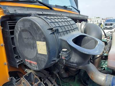 Volvo VNM Air Cleaner / Air Filter Housing